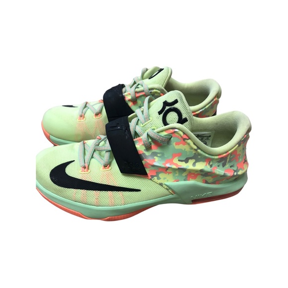 Other - Nike KD’s sneakers. Youth 7 Kevin Durant Easter liquid